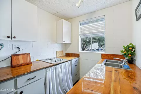 Kitchen - 31 Valhalla Ln, Elgin, AZ 85611 photo 6 of 6