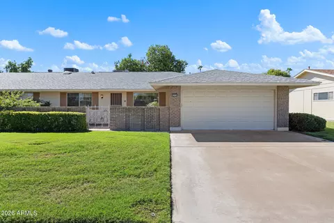 10339 W Prairie Hills Cir, Sun City, AZ 85351