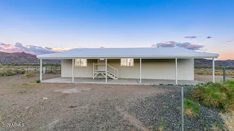 3868 W Abrigo Dr, Golden Valley, AZ 86413