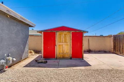 Exterior - 4923 E Palm Ln, Phoenix, AZ 85008 photo 6 of 12