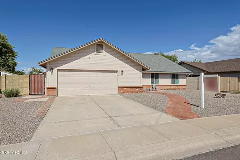 8626 W Greenbrian Dr, Peoria, AZ 85382