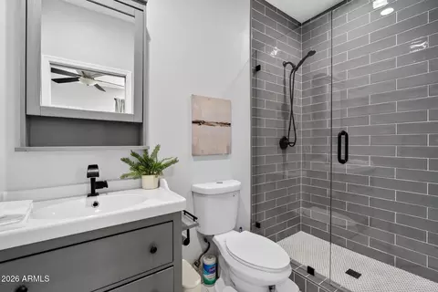 Bath - 3263 E Inverness Ave, Mesa, AZ 85204 photo 4 of 8