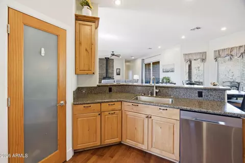 Kitchen - 3357 Basin Rd, Overgaard, AZ 85933 photo 4 of 5