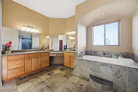 Bath - 3357 Basin Rd, Overgaard, AZ 85933 photo 3 of 6