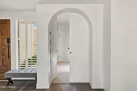 Entry Way - 1535 E Montebello Ave, Phoenix, AZ 85014 photo 2 of 3