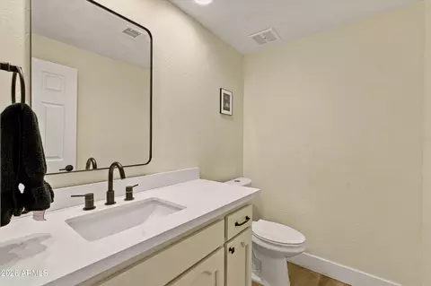 Bath - 1535 E Montebello Ave, Phoenix, AZ 85014 photo 6 of 6