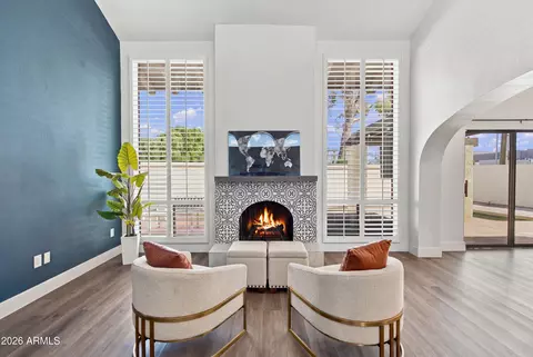 Living - 1535 E Montebello Ave, Phoenix, AZ 85014 photo 2 of 3