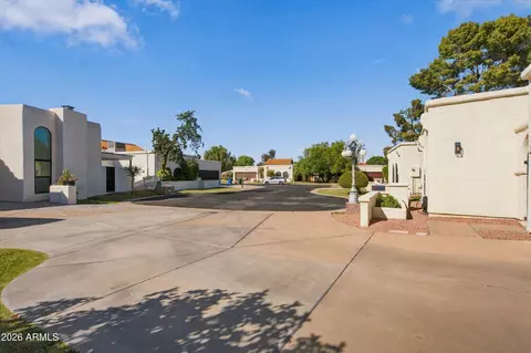 Exterior - 1535 E Montebello Ave, Phoenix, AZ 85014 photo 7 of 10