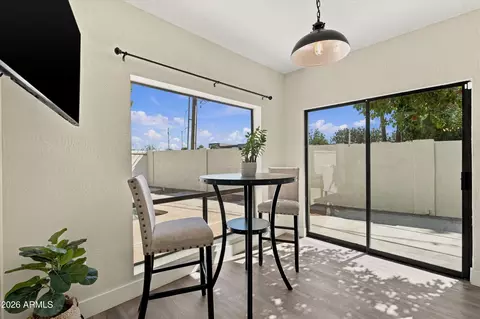 Dining - 1535 E Montebello Ave, Phoenix, AZ 85014 photo 5 of 5