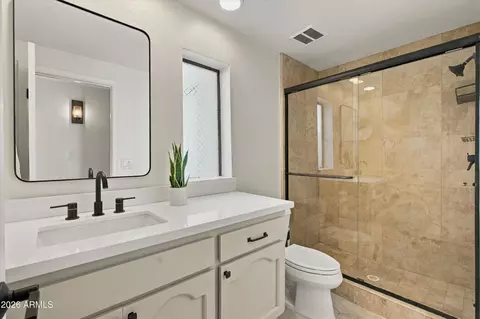 Bath - 1535 E Montebello Ave, Phoenix, AZ 85014 photo 5 of 6