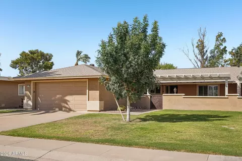 9530 W Oak Ridge Dr, Sun City, AZ 85351