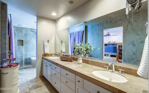Bath - 4402 N Arcadia Dr, Phoenix, AZ 85018 photo 2 of 5