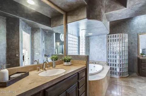 Bath - 4402 N Arcadia Dr, Phoenix, AZ 85018 photo 5 of 5