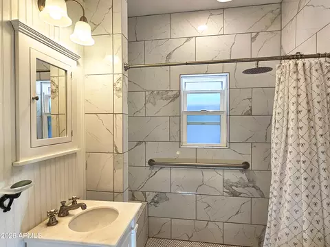 Bath - 416 Perley St # C, Bisbee, AZ 85603 photo 1 of 3
