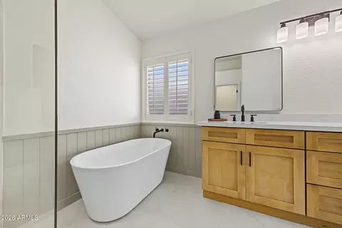 Bath - 4040 E Sidewinder Ct, Gilbert, AZ 85297 photo 3 of 5