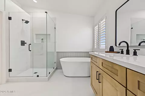 Bath - 4040 E Sidewinder Ct, Gilbert, AZ 85297 photo 2 of 5