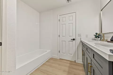 Bath - 4040 E Sidewinder Ct, Gilbert, AZ 85297 photo 5 of 5