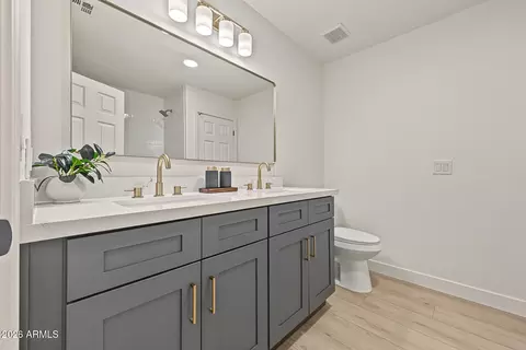 Bath - 4040 E Sidewinder Ct, Gilbert, AZ 85297 photo 4 of 5