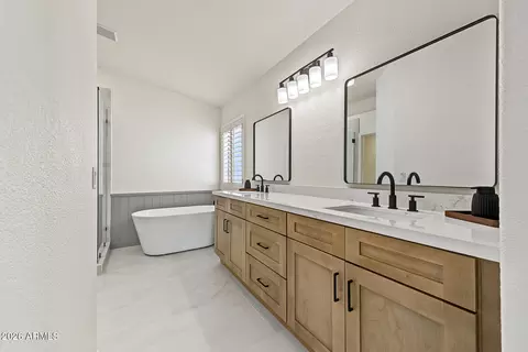 Bath - 4040 E Sidewinder Ct, Gilbert, AZ 85297 photo 1 of 5