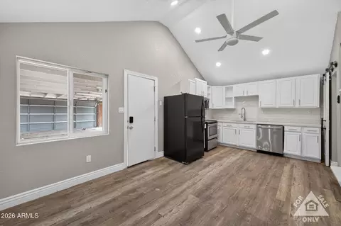 Entry Way - 130 E 2nd Ave, Mesa, AZ 85210 photo 4 of 6