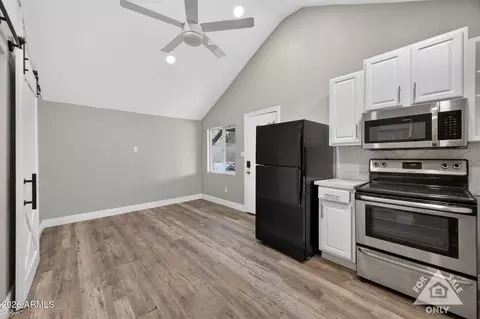 Entry Way - 130 E 2nd Ave, Mesa, AZ 85210 photo 5 of 6