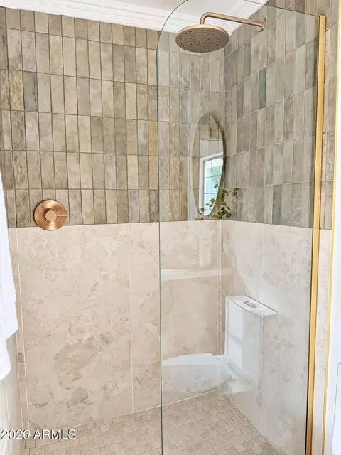 Bath - 8922 N 17th Ln, Phoenix, AZ 85021 photo 7 of 8
