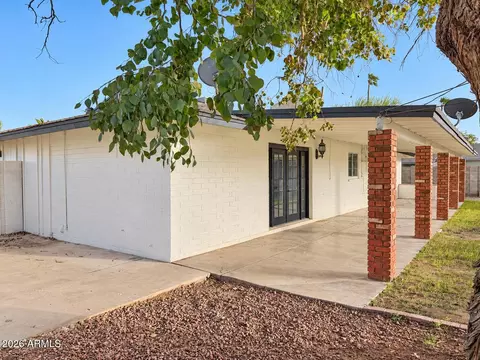 Exterior - 8922 N 17th Ln, Phoenix, AZ 85021 photo 5 of 8