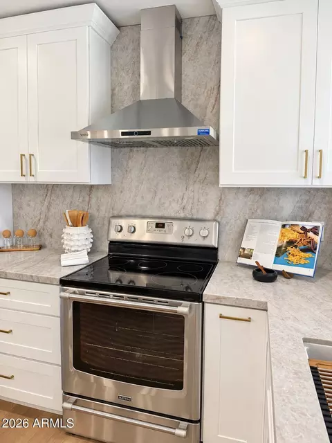 Kitchen - 8922 N 17th Ln, Phoenix, AZ 85021 photo 2 of 4