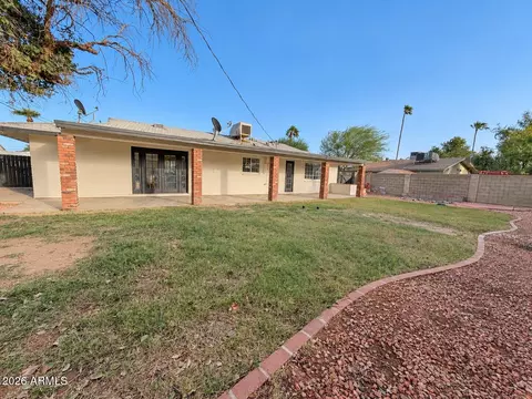 Exterior - 8922 N 17th Ln, Phoenix, AZ 85021 photo 6 of 8