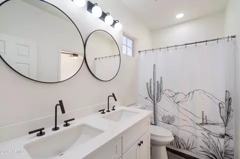 Bath - 15421 S 16th Dr, Phoenix, AZ 85045 photo 3 of 3
