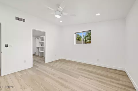 Bedroom - 1417 W Glenn Dr, Phoenix, AZ 85021 photo 2 of 6