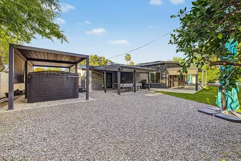 Exterior - 1417 W Glenn Dr, Phoenix, AZ 85021 photo 5 of 13