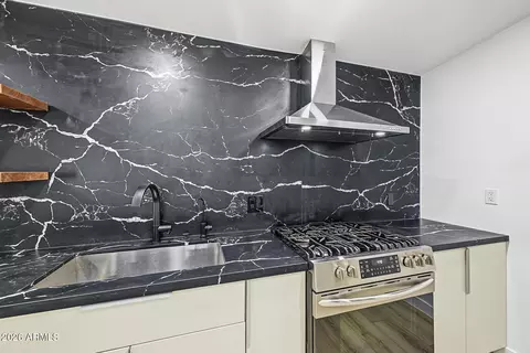 Kitchen - 1417 W Glenn Dr, Phoenix, AZ 85021 photo 3 of 3
