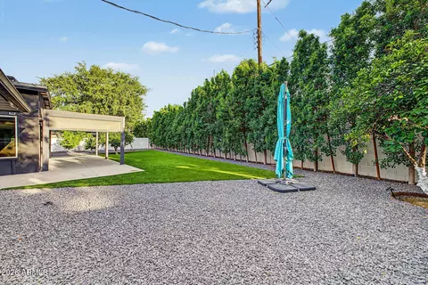 Exterior - 1417 W Glenn Dr, Phoenix, AZ 85021 photo 6 of 13