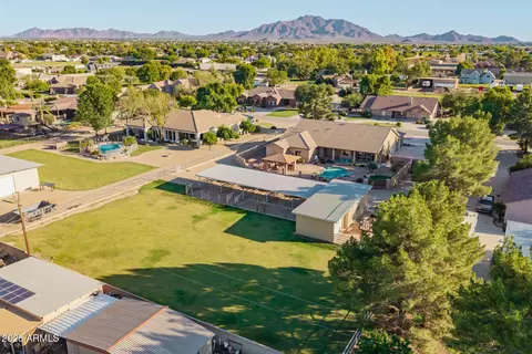View/Area - 1744 E Country Ln, Gilbert, AZ 85298 photo 5 of 5