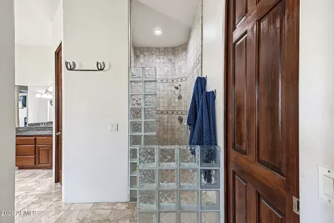 Bath - 1744 E Country Ln, Gilbert, AZ 85298 photo 3 of 5