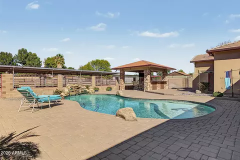Exterior - 1744 E Country Ln, Gilbert, AZ 85298 photo 10 of 12