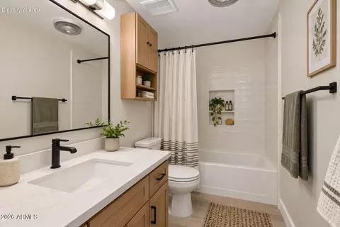 Bath - 4501 E Carol Ave, Mesa, AZ 85206 photo 4 of 4