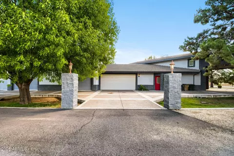7740 W Orangewood Ave, Glendale, AZ 85303