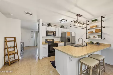 Kitchen - 1949 E Sandra Ter, Phoenix, AZ 85022 photo 2 of 4
