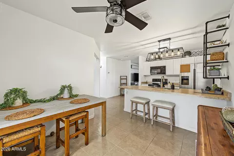 Dining - 1949 E Sandra Ter, Phoenix, AZ 85022 photo 2 of 2