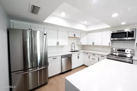 Kitchen - 623 E La Jolla Dr, Tempe, AZ 85282 photo 3 of 3