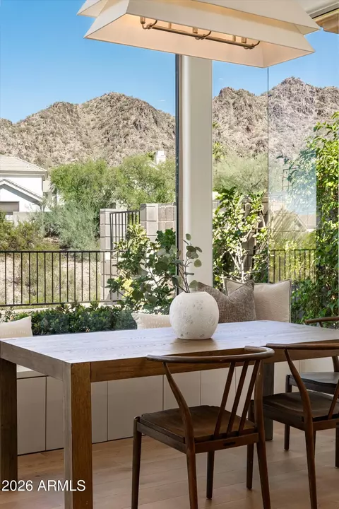 Dining - 3124 E Squaw Peak Cir, Phoenix, AZ 85016 photo 1 of 2