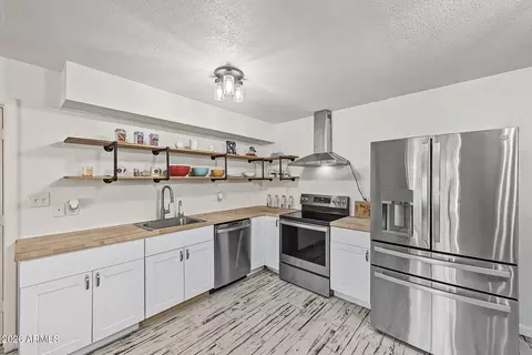 Kitchen - 1440 N Idaho Rd #1042, Apache Junction, AZ 85119 photo 3 of 5