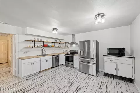 Kitchen - 1440 N Idaho Rd #1042, Apache Junction, AZ 85119 photo 4 of 5