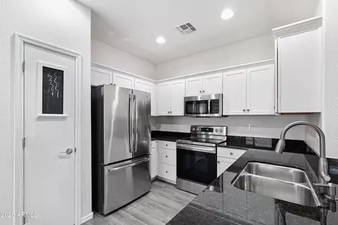 Kitchen - 2437 N 73rd Dr, Phoenix, AZ 85035 photo 4 of 4