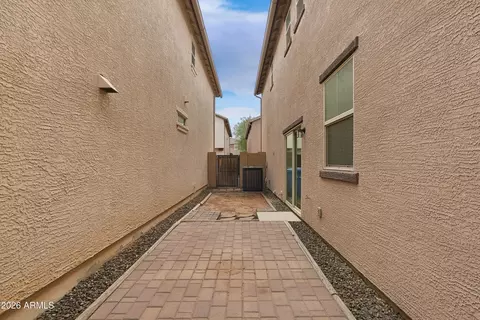 Exterior - 2437 N 73rd Dr, Phoenix, AZ 85035 photo 3 of 6