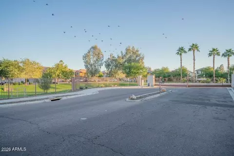 Exterior - 2437 N 73rd Dr, Phoenix, AZ 85035 photo 2 of 6