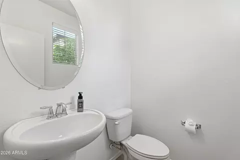 Bath - 2437 N 73rd Dr, Phoenix, AZ 85035 photo 1 of 3