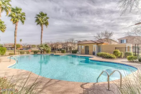Exterior - 2437 N 73rd Dr, Phoenix, AZ 85035 photo 5 of 6